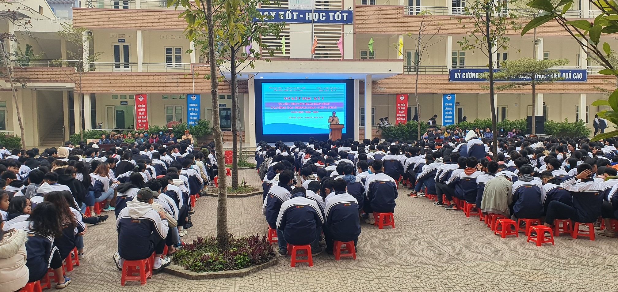 Hướng dẫn thực hiện chế độ miễn giảm học phí và hỗ trợ chi phí học tập năm học 2020 – 2021